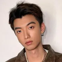 黄胤翔