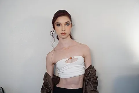 Savanna Blau
