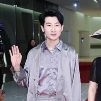 浚然
