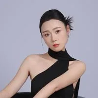 雷文静