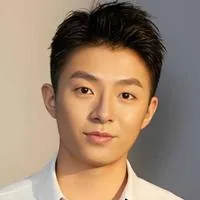 李秉润