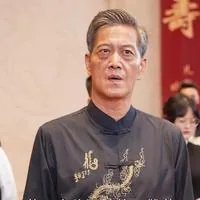 李昊