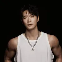 李嘉铭