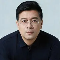 李靓华
