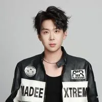 李君昊