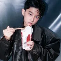 李铠文