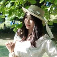 李棱月