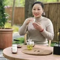 李侠