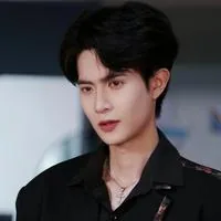 이우신(리위천)