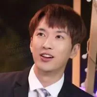 刘洗然