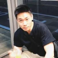 육신욱(루천위)