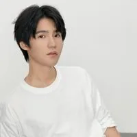卢昱龙