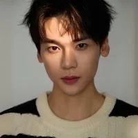 나맥일(뤄마이이)