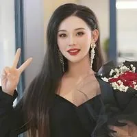 倪佳