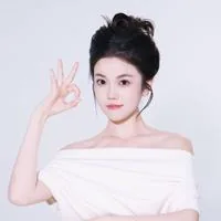 邱彤