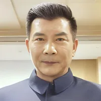 史强