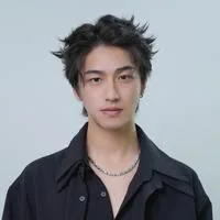 石英明
