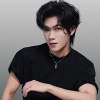 谭伦