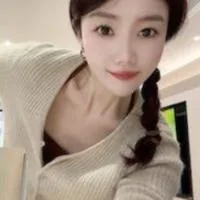 王依