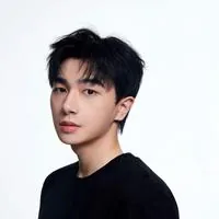 王溢坤