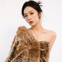 杨若彤