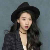 尹菲