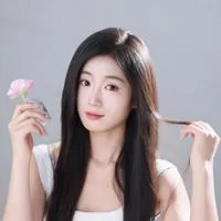 尹七月