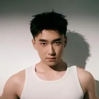 윤위룡(인웨이룽)