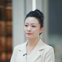 岳亚琼
