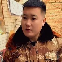 周佩