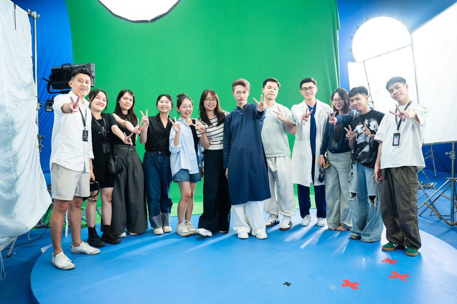 CeraVe × JSOL, whole crew on the stage