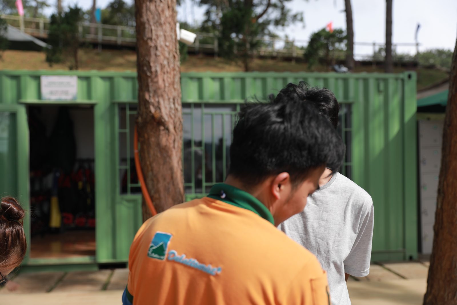 Đà Lạt, checking in at the container