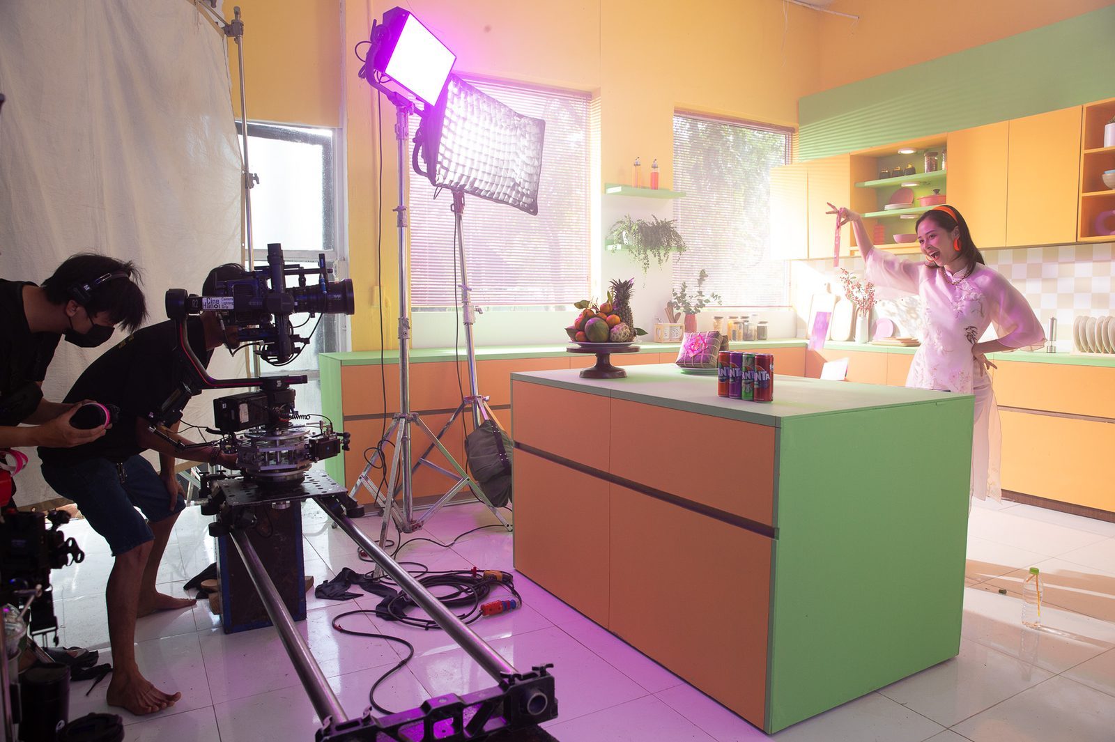 Fanta Tết, pink light on the kitchen