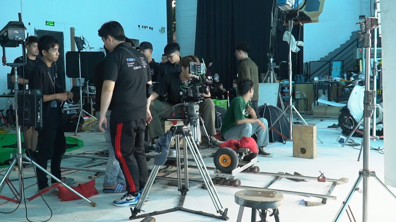 Saigon Chill × B Ray, the camera team