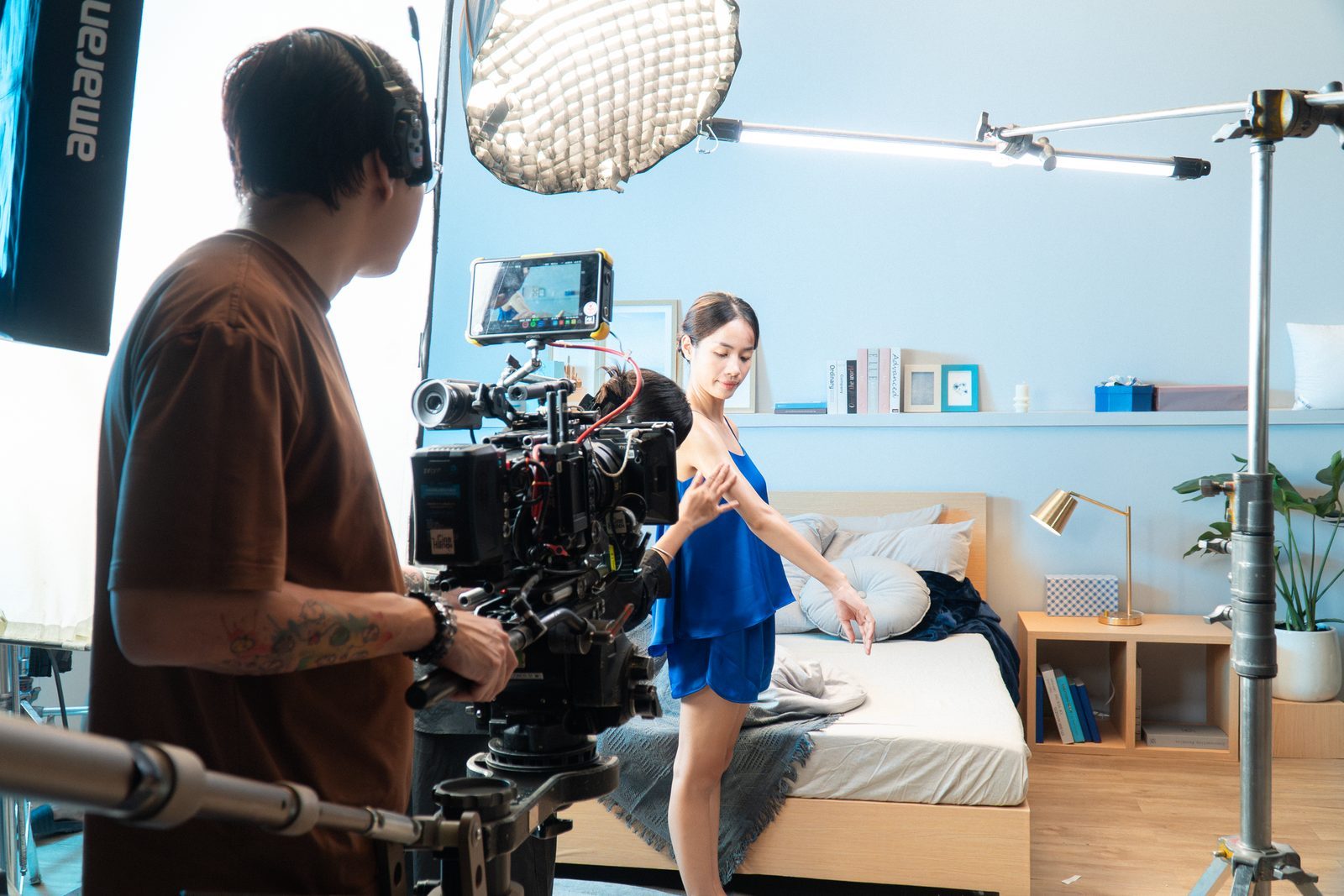 Vaseline, bedroom set, rig in