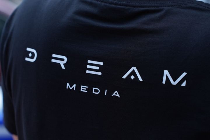 Dream Media, close up