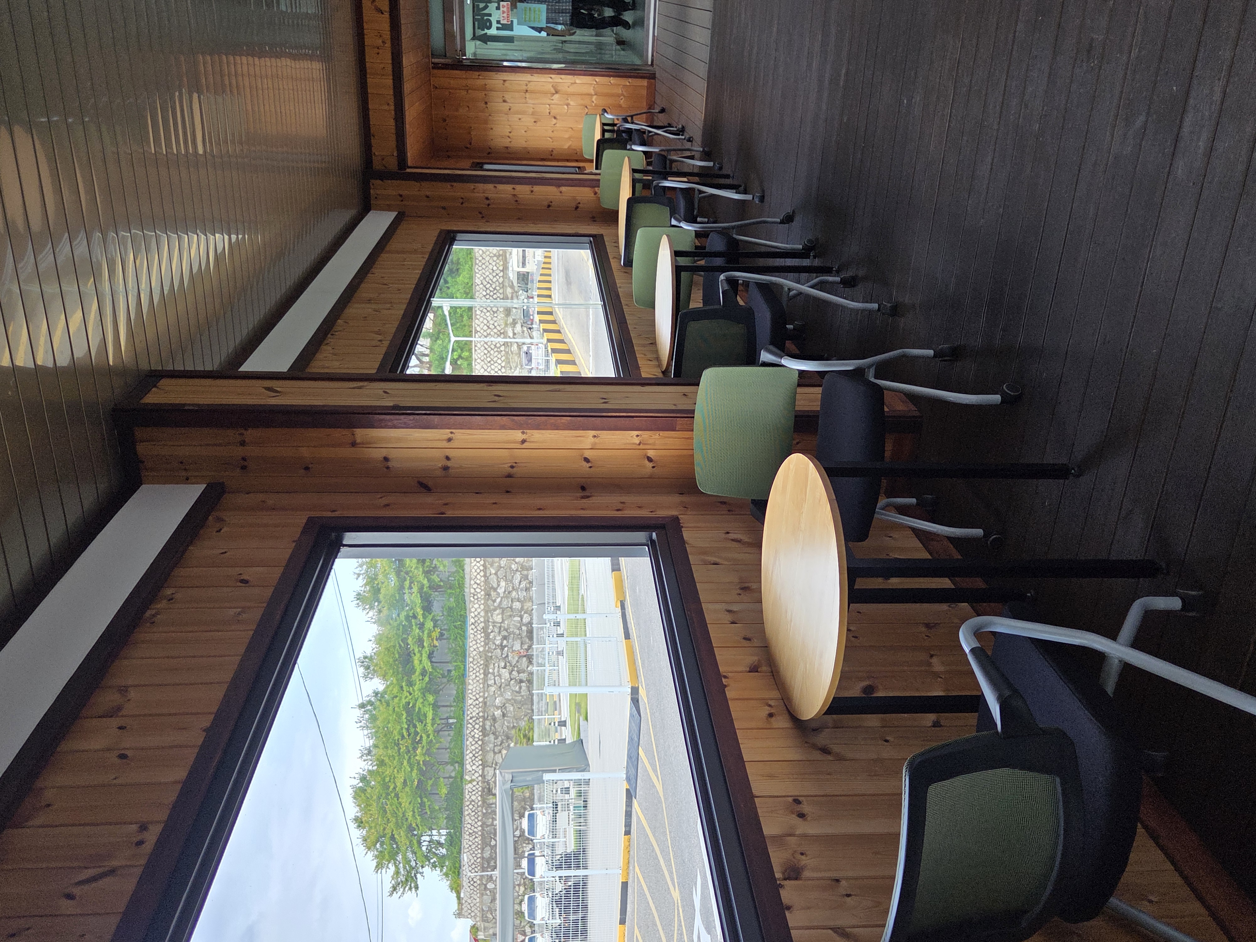 친절한 강사와 함께 1:1 맞춤 교육을 받는 수강생