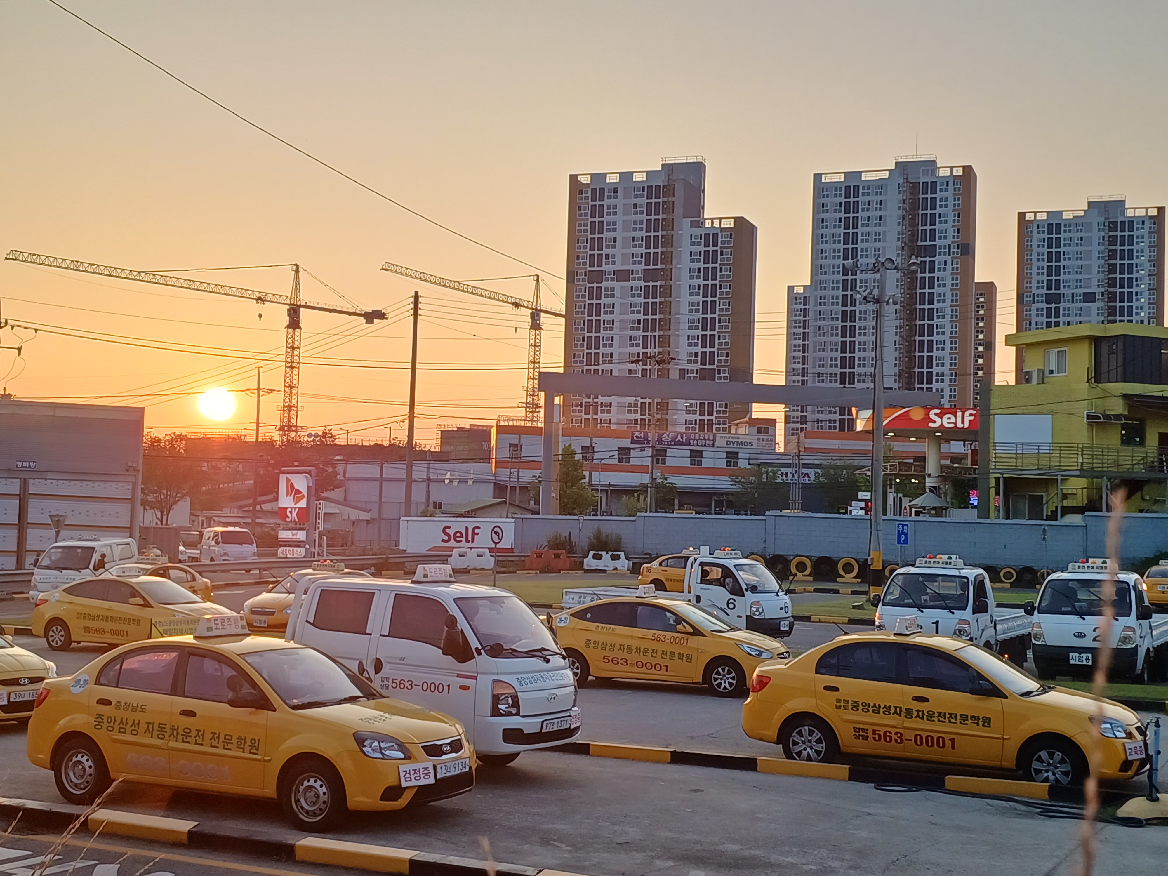 천안중앙자동차운전학원의 넓고 쾌적한 장내 기능 교육장