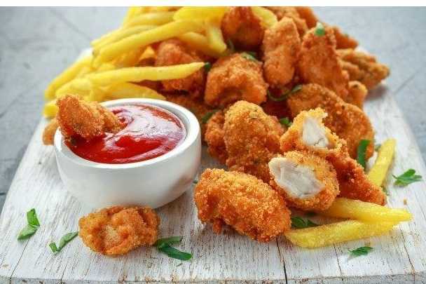 6er Chicken Nuggets + Pommes (A, C)