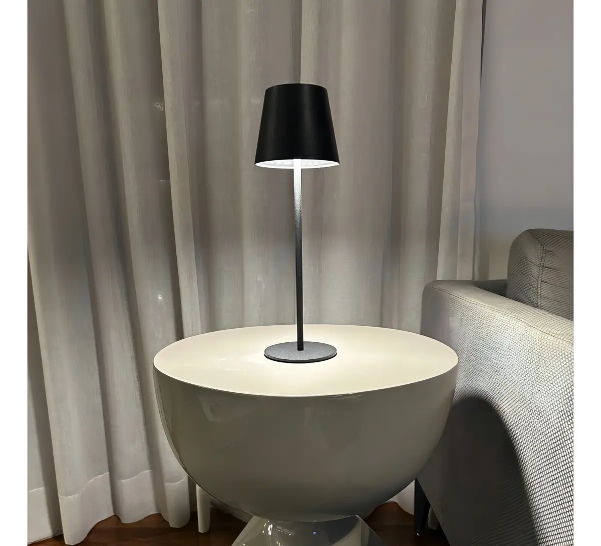 Luminária Abajur Mesa Led Dimerizável Sem Fio Recarregável Cor Da Estrutura Preto 127/220v