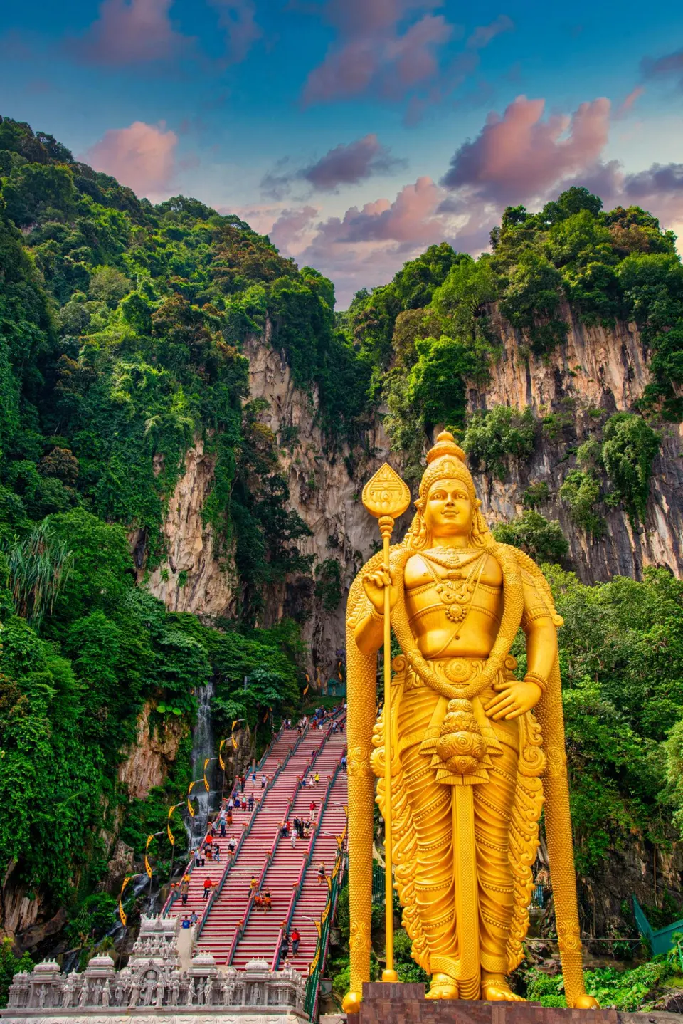 Full Day trip to Genting Highland with Two Way Cable Car enroute Batu Caves - 30 Mins