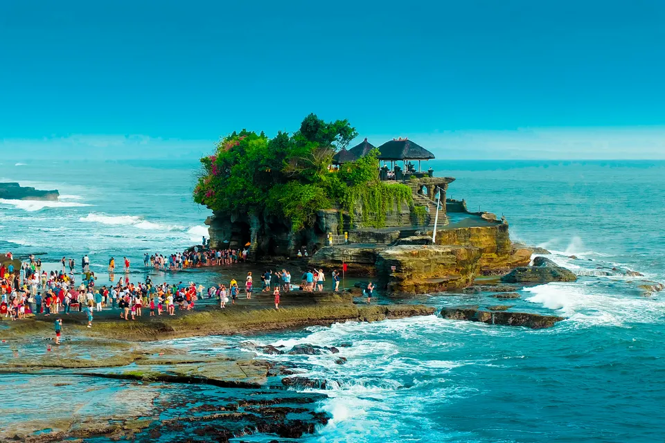 Wanagiri Hidden Hills, Ulun Danu Beratan Temple, Handara Gate & Tanah Lot