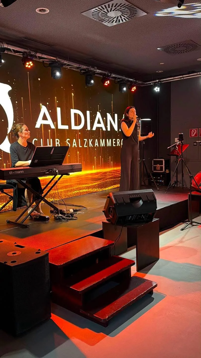 Iryna und Angelina Varady auf der Bühne im Aldiana Club Salzkammergut