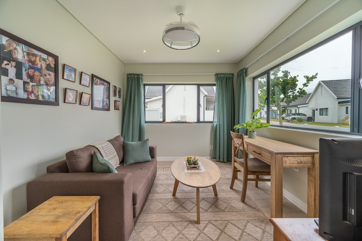 Why Do Some Houses Sell Faster in South Africa? What We See From Behind the Camera