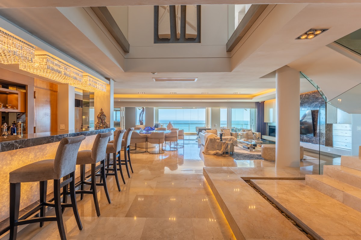 An insane Mouille Point Penthouse in Cape Town for rental