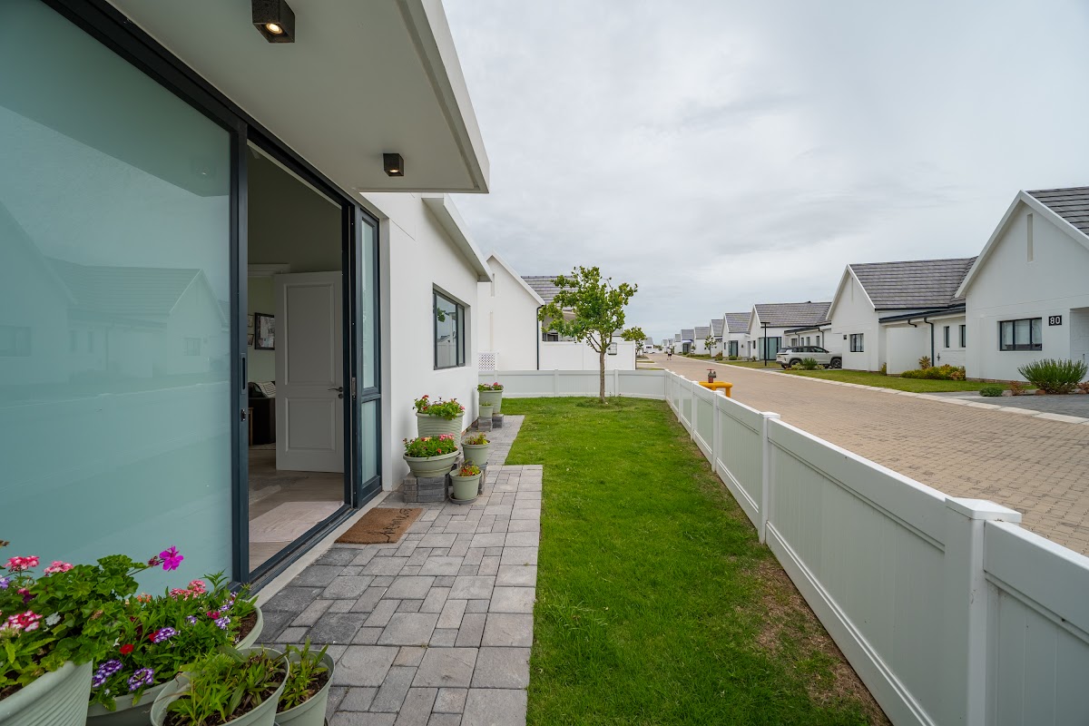 Why Do Some Houses Sell Faster in South Africa? What We See From Behind the Camera