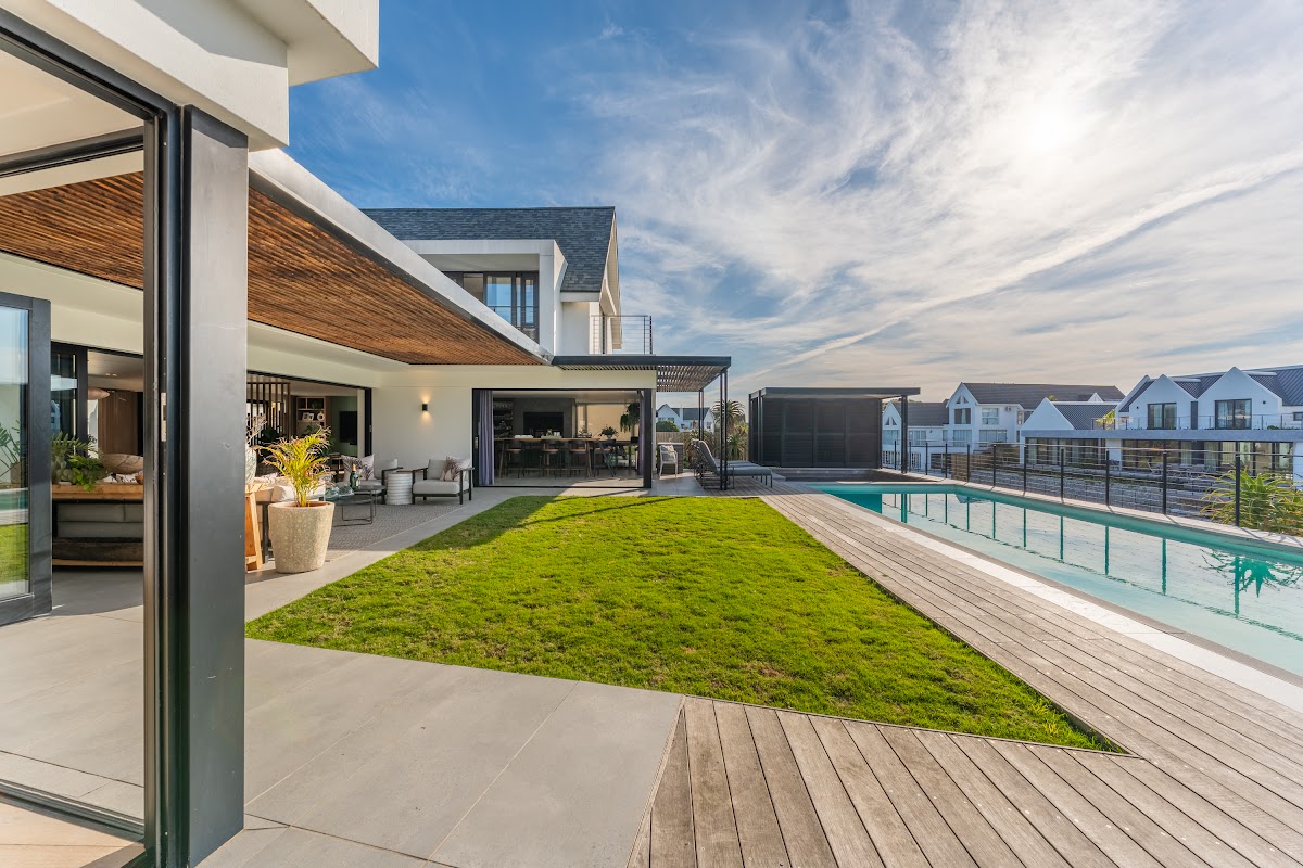 Re-Shooting Your Airbnb: What Hosts Actually Get Out of Updated Photos