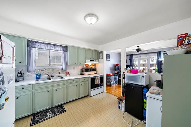 3) Kitchen (2)
