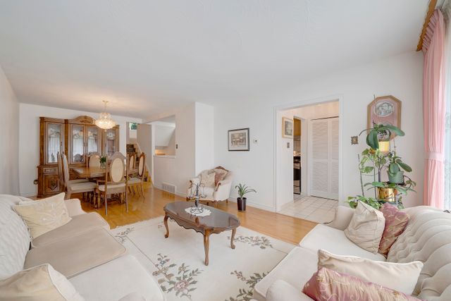 3) Living Room (2)