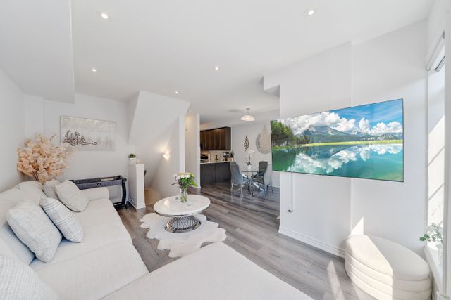 3) Living Room (2)